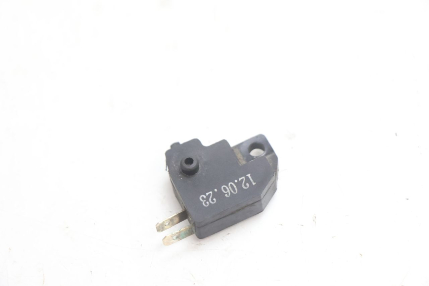 photo de LUZ FRENO INTERRUPTOR DERECHA KYMCO AGILITY 4T 10" 50 (2005 - 2018) - Zoom estado de uso