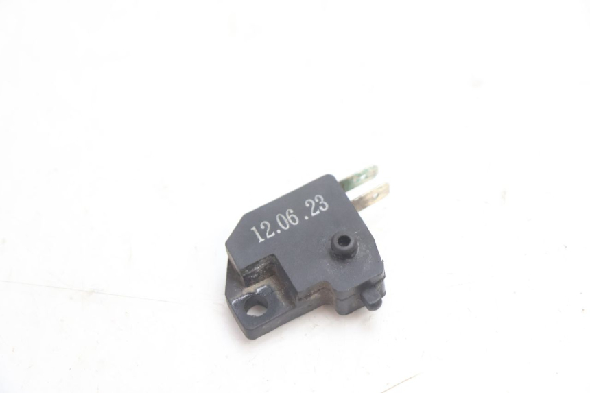 photo de LUZ FRENO INTERRUPTOR DERECHA KYMCO AGILITY 4T 10" 50 (2005 - 2018) - Otra perspectiva