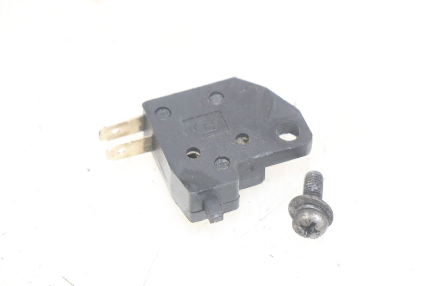 photo de CONTACTOR DE LUZ DE FRENO DERECHO KYMCO AGILITY 4T 50 (2005 - 2018) - Vista principal