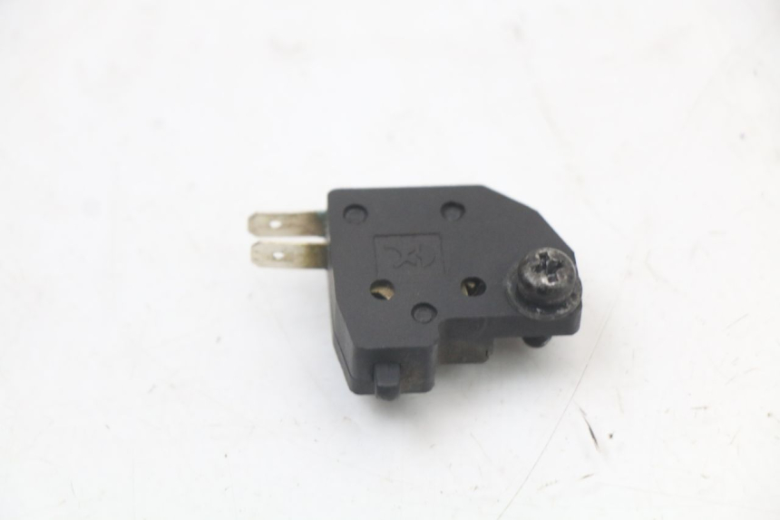 photo de CONTACTOR DE LUZ DE FRENO DERECHO KYMCO AGILITY 4T 50 (2018 - 2022) - Detalle de la pieza