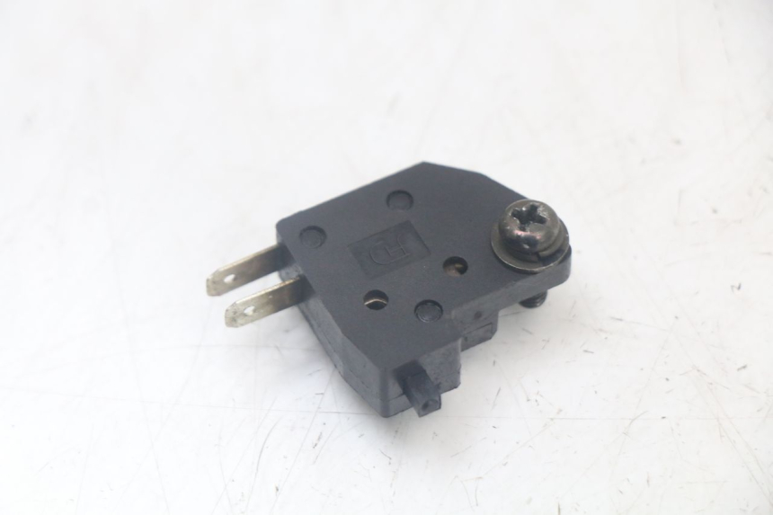 photo de CONTACTOR DE LUZ DE FRENO DERECHO KYMCO AGILITY 4T 50 (2018 - 2022) - Detalle de la pieza
