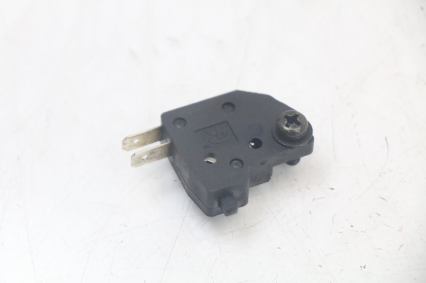 photo de CONTACTOR DE LUZ DE FRENO DERECHO KYMCO AGILITY 4T 50 (2018 - 2022) - Detalle de la pieza
