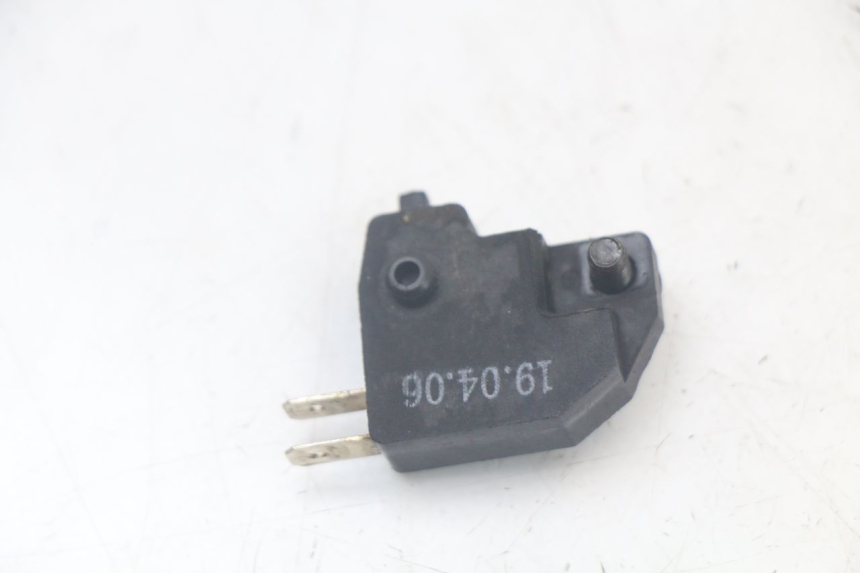 photo de CONTACTOR DE LUZ DE FRENO DERECHO KYMCO AGILITY 4T 50 (2018 - 2022) - Zoom estado de uso