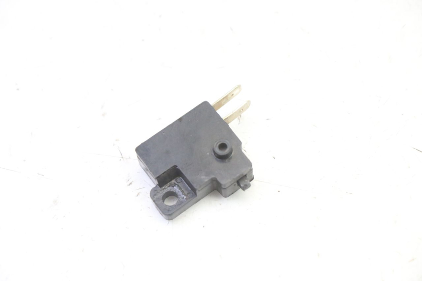 photo de CONTACTOR DE LUZ DE FRENO DERECHO KYMCO AGILITY 4T 50 (2005 - 2018) - Otra perspectiva