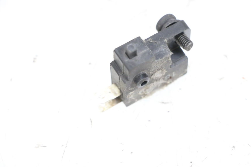 photo de LUZ FRENO INTERRUPTOR DERECHA MAG POWER BOMBERS 4T 50 (2016 - 2026) - Zoom estado de uso