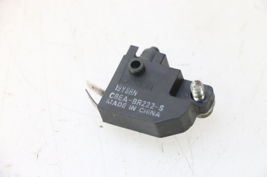 photo de CONTACTOR DE LUZ DE FRENO DERECHO SUZUKI BURGMAN 125 (2007 - 2014) - Zoom estado de uso