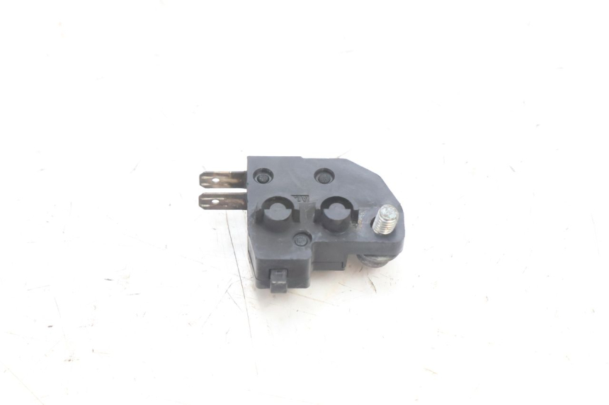 photo de CONTACTOR DE LUZ DE FRENO DERECHO SUZUKI BURGMAN 125 (2007 - 2014) - Otra perspectiva