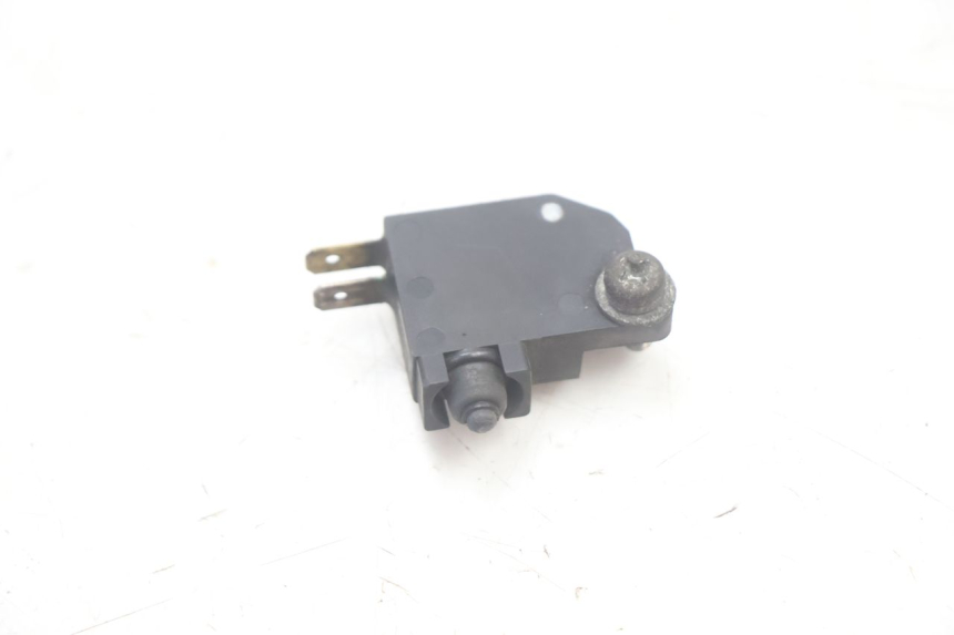photo de LUZ FRENO INTERRUPTOR DERECHA SUZUKI BURGMAN EXECUTIVE ABS 650 (2006 - 2012) - Detalle de la pieza