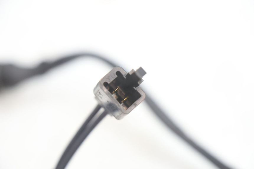 photo de CONTACTOR DE LUZ DE FRENO DERECHO YAMAHA BW'S BWS 125 (2010 - 2013) - Otra perspectiva
