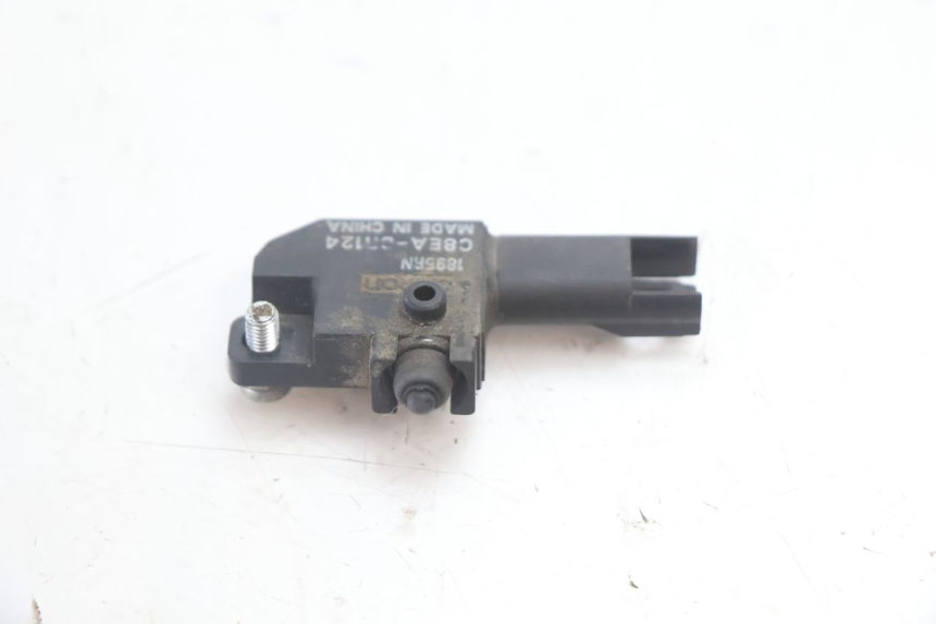 photo de LUZ FRENO INTERRUPTOR DERECHA BMW C SPORT 650 (2015 - 2021) - Otra perspectiva