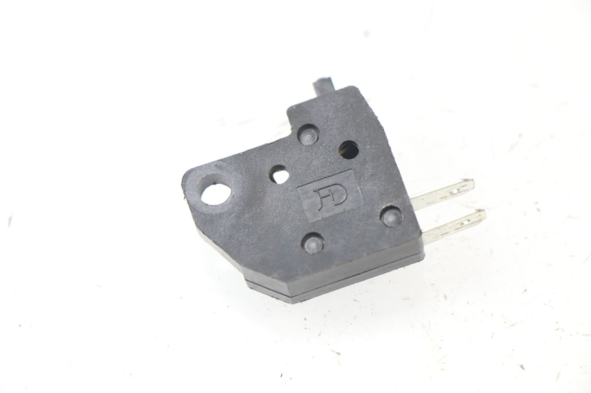 photo de LUZ FRENO INTERRUPTOR DERECHA S-RIDER CAPRI 2T 50 (2010 - 2017) - Zoom estado de uso