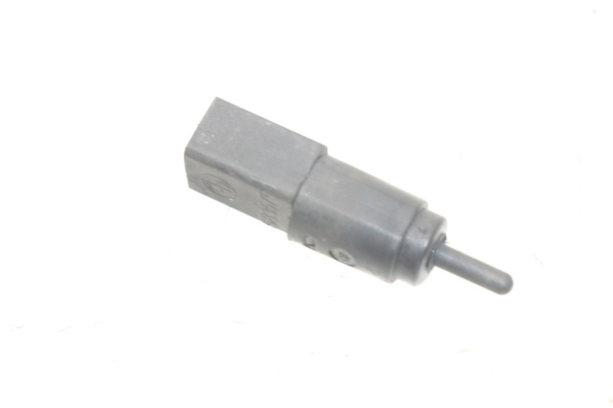 photo de LUZ FRENO INTERRUPTOR DERECHA PIAGGIO CARNABY 125 (2007 - 2011) - Vista principal