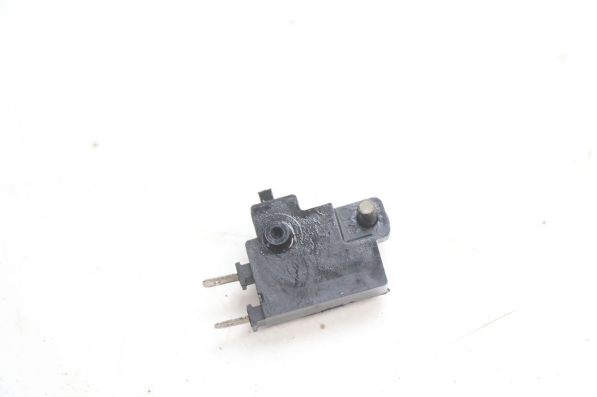 photo de LUZ FRENO INTERRUPTOR DERECHA HONDA CB F HORNET 600 (2005 - 2006) - Zoom estado de uso