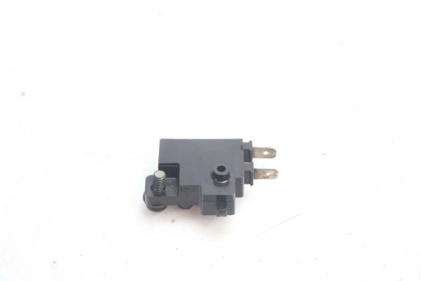 photo de LUZ FRENO INTERRUPTOR DERECHA HONDA CB F HORNET 600 (2005 - 2006) - Otra perspectiva