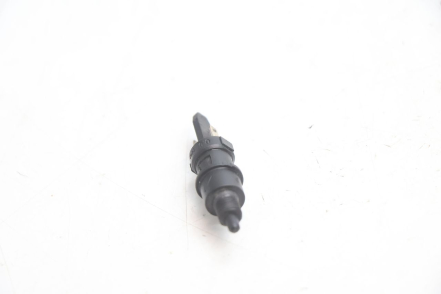 photo de LUZ FRENO INTERRUPTOR DERECHA HM HONDA CRM DERAPAGE RR 50 (2006 - 2017) - Zoom estado de uso