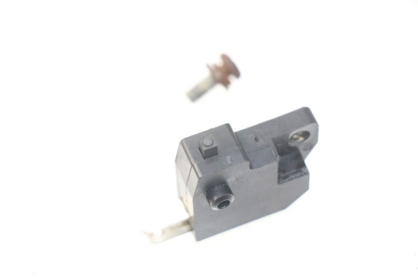 photo de CONTACTOR DE LUZ DE FRENO DERECHO SYM CROX 4T 50 (2016 - 2023) - Detalle de la pieza