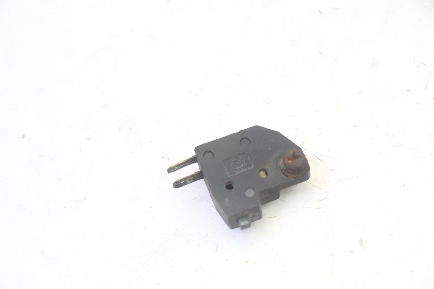 photo de CONTACTOR DE LUZ DE FRENO DERECHO SYM CROX 4T 50 (2016 - 2023) - Detalle de la pieza