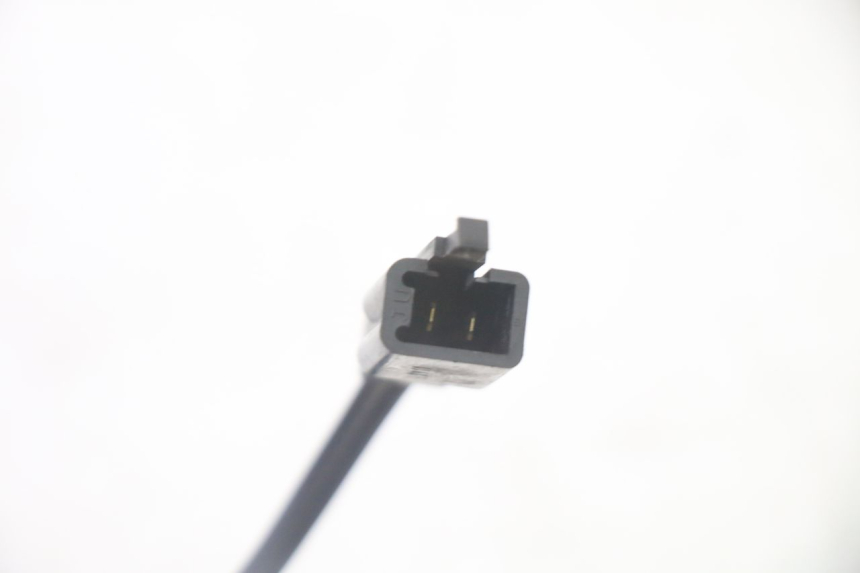 photo de LUZ FRENO INTERRUPTOR DERECHA YAMAHA CYGNUS X INJECTION 125 (2007 - 2013) - Zoom estado de uso