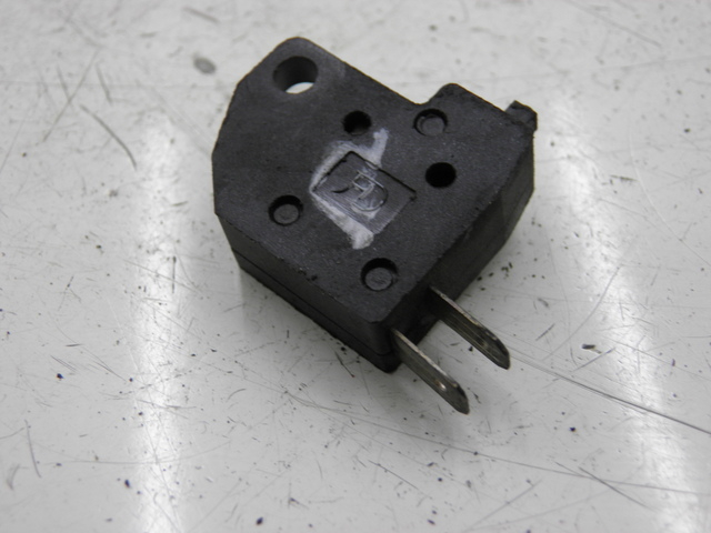 photo de LUZ FRENO INTERRUPTOR DERECHA DAELIM S2 FI 125 (2008 - 2012) - Zoom estado de uso