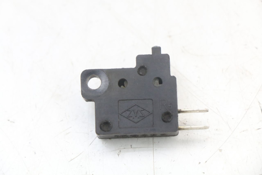 photo de CONTACTOR DE LUZ DE FRENO DERECHO KYMCO DINK 4T 50 (2007 - 2018) - Detalle de la pieza