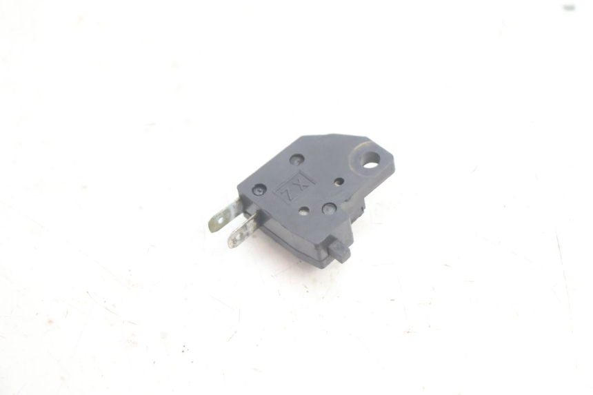 photo de LUZ FRENO INTERRUPTOR DERECHA CF MOTO E-CHARM 125 (2005 - 2008) - Detalle de la pieza