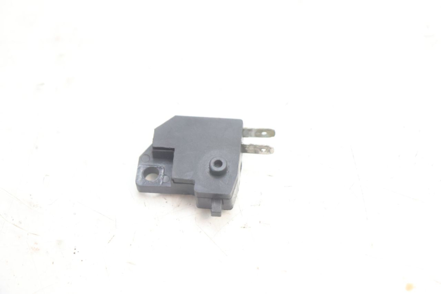 photo de LUZ FRENO INTERRUPTOR DERECHA CF MOTO E-CHARM 125 (2005 - 2008) - Otra perspectiva