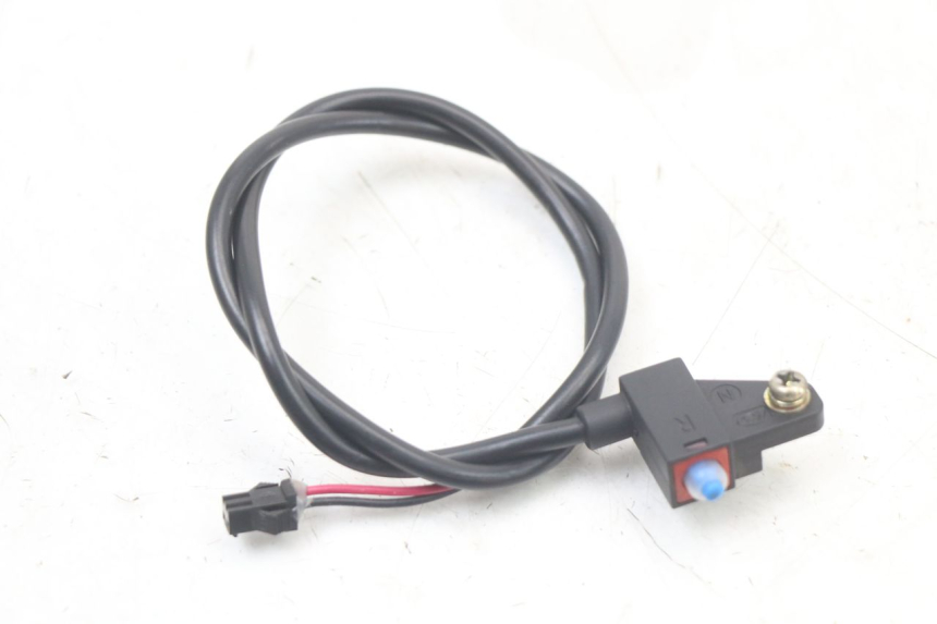 photo de LUZ FRENO INTERRUPTOR DERECHA WAYSCRAL E-START 1 (2018 - 2022) - Otra perspectiva