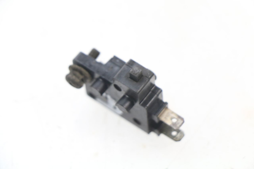photo de CONTACTOR DE LUZ DE FRENO DERECHO HONDA FES PANTHEON 125 (2003 - 2007) - Zoom estado de uso