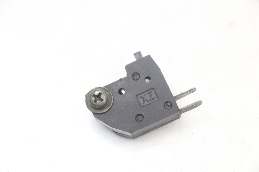photo de CONTACTOR DE LUZ DE FRENO DERECHO SYM FIDDLE 2 50 (2008 - 2013) - Vista principal