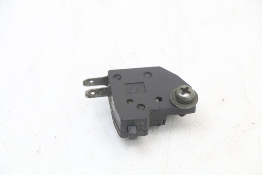 photo de CONTACTOR DE LUZ DE FRENO DERECHO SYM FIDDLE 2 50 (2008 - 2013) - Detalle de la pieza