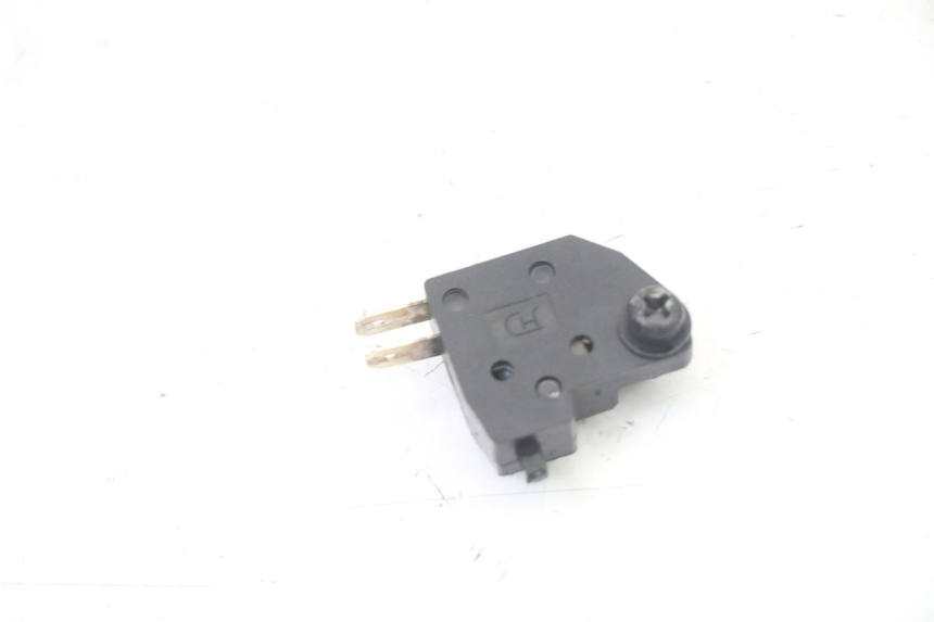 photo de CONTACTOR DE LUZ DE FRENO DERECHO SYM FIDDLE 3 III 125 (2014 - 2020) - Detalle de la pieza