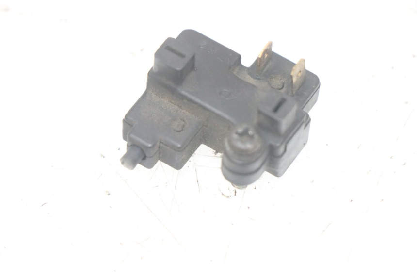 photo de CONTACTOR DE LUZ DE FRENO DERECHO YAMAHA FJR ABS 1300 (2006 - 2012) - Vista principal
