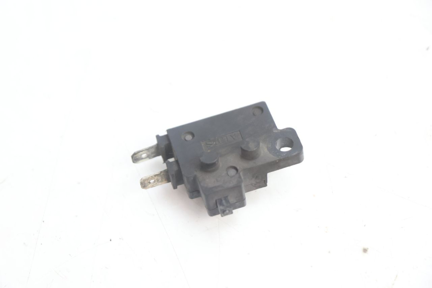 photo de LUZ FRENO INTERRUPTOR DERECHA YAMAHA FJR 1300 (2001 - 2005) - Detalle de la pieza