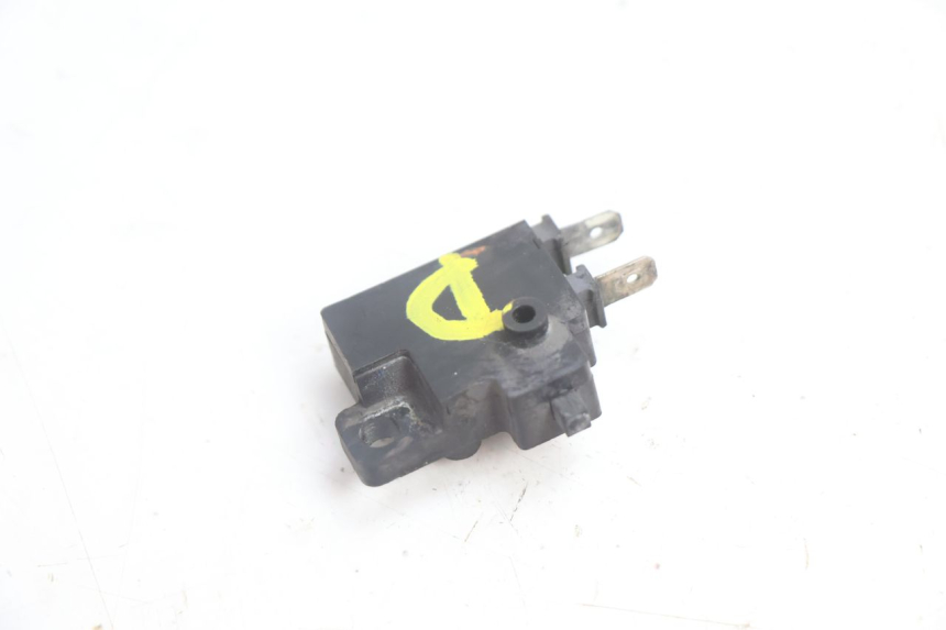 photo de LUZ FRENO INTERRUPTOR DERECHA YAMAHA FJR 1300 (2001 - 2005) - Otra perspectiva