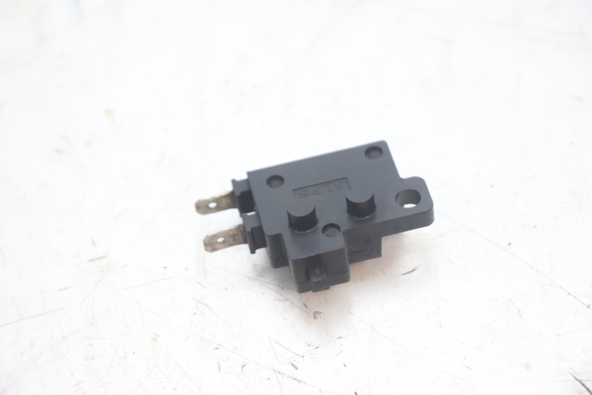 photo de LUZ FRENO INTERRUPTOR DERECHA HONDA FJS SILVER WING SILVERWING 400 (2005 - 2008) - Detalle de la pieza