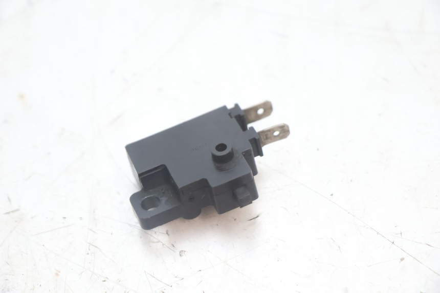 photo de LUZ FRENO INTERRUPTOR DERECHA HONDA FJS SILVER WING SILVERWING 400 (2005 - 2008) - Otra perspectiva
