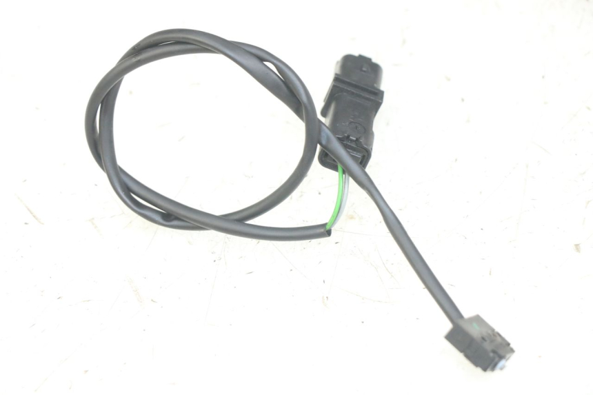 photo de LUZ FRENO INTERRUPTOR DERECHA PEUGEOT GEOPOLIS RS 125 (2007 - 2009) - Primer plano técnico