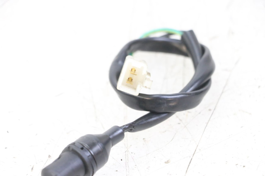 photo de LUZ FRENO INTERRUPTOR DERECHA GOES WIKI 125 (2010 - 2015) - Detalle de la pieza