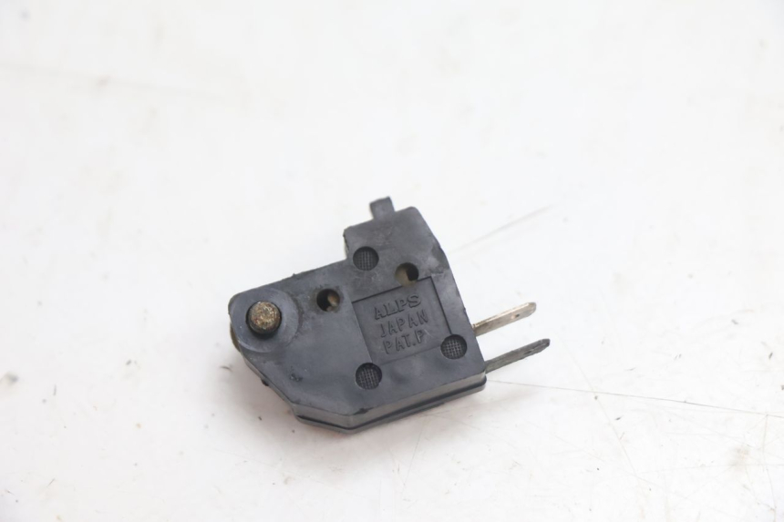 photo de LUZ FRENO INTERRUPTOR DERECHA KAWASAKI GPX F ZX750F 750 (1986 - 1990) - Otra perspectiva