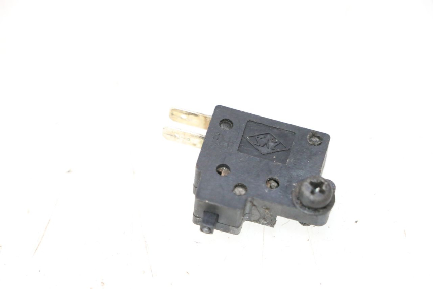 photo de LUZ FRENO INTERRUPTOR DERECHA KYMCO GRAND DINK 125 (2008 - 2014) - Vista principal