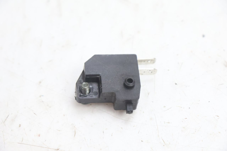 photo de LUZ FRENO INTERRUPTOR DERECHA EUROCKA GTR 50 (2007 - 2017) - Otra perspectiva