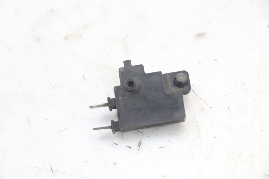 photo de LUZ FRENO INTERRUPTOR DERECHA HONDA CBR F 1000 (1993 - 1996) - Zoom estado de uso