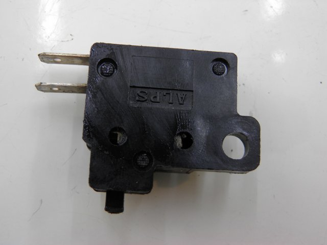 photo de CONTACTOR DE LUZ DE FRENO DERECHO HONDA NHX LEAD 110 (2008 - 2010) - Vista principal