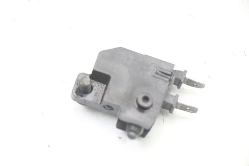 photo de LUZ FRENO INTERRUPTOR DERECHA HONDA PCX (JF57/JF64) 125 (2014 - 2018) - Otra perspectiva