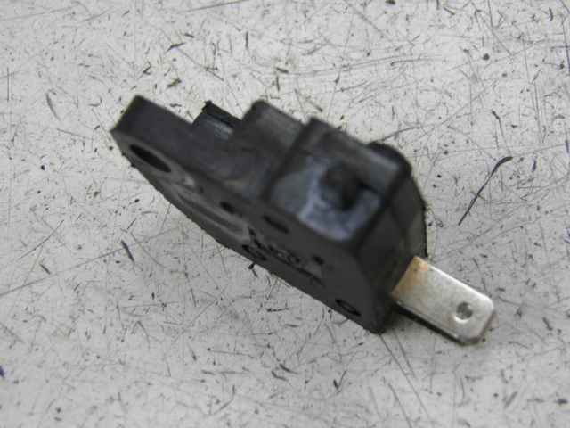 photo de LUZ FRENO INTERRUPTOR DERECHA JONWAY SOLANA 50 (2007 - 2016) - Zoom estado de uso