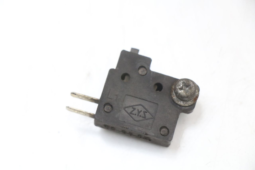 photo de LUZ FRENO INTERRUPTOR DERECHA SYM JOYRIDE EVO 125 (2009 - 2016) - Vista principal