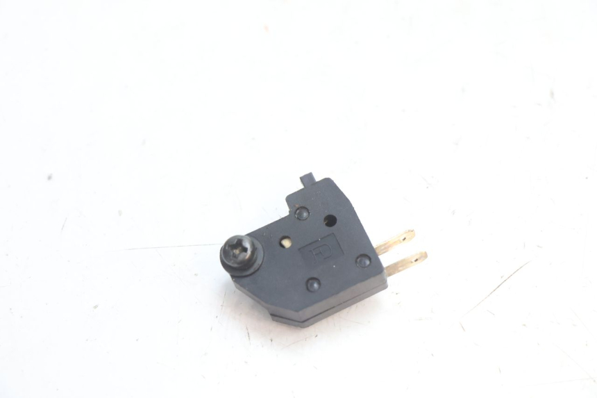 photo de LUZ FRENO INTERRUPTOR DERECHA PEUGEOT KISBEE 2T 50 (2018 - 2022) - Vista principal