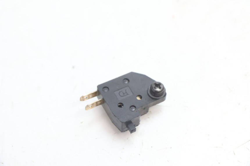photo de LUZ FRENO INTERRUPTOR DERECHA PEUGEOT KISBEE 2T 50 (2018 - 2022) - Detalle de la pieza