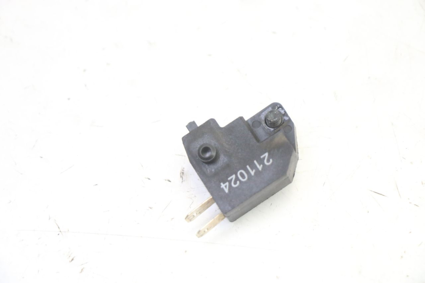 photo de LUZ FRENO INTERRUPTOR DERECHA PEUGEOT KISBEE 4T 50 (2018 - 2022) - Zoom estado de uso