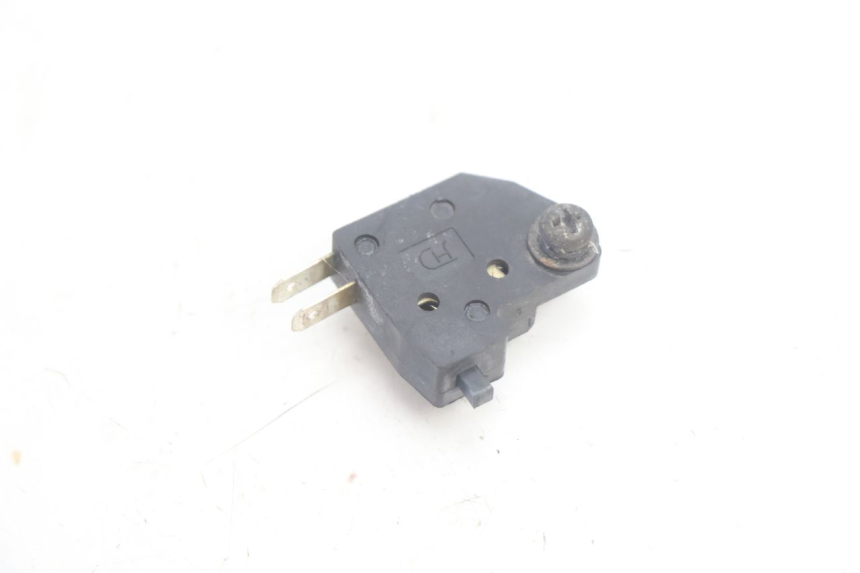 photo de LUZ FRENO INTERRUPTOR DERECHA PEUGEOT KISBEE 4T 50 (2018 - 2022) - Detalle de la pieza